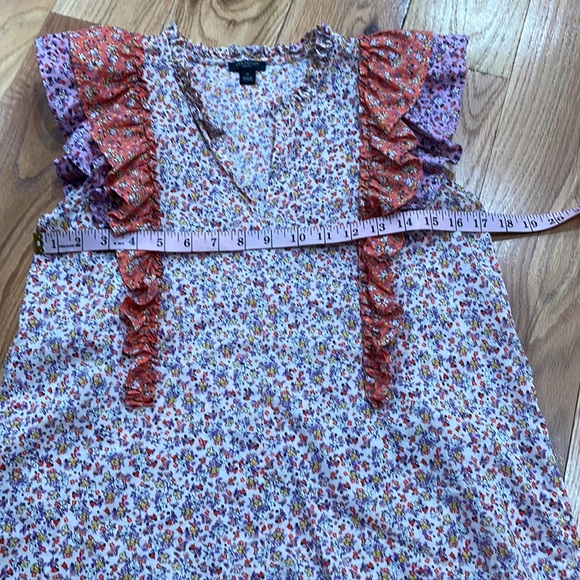 Ann Taylor Floral Ditsy sleeveless ruffle top - Picture 12 of 12